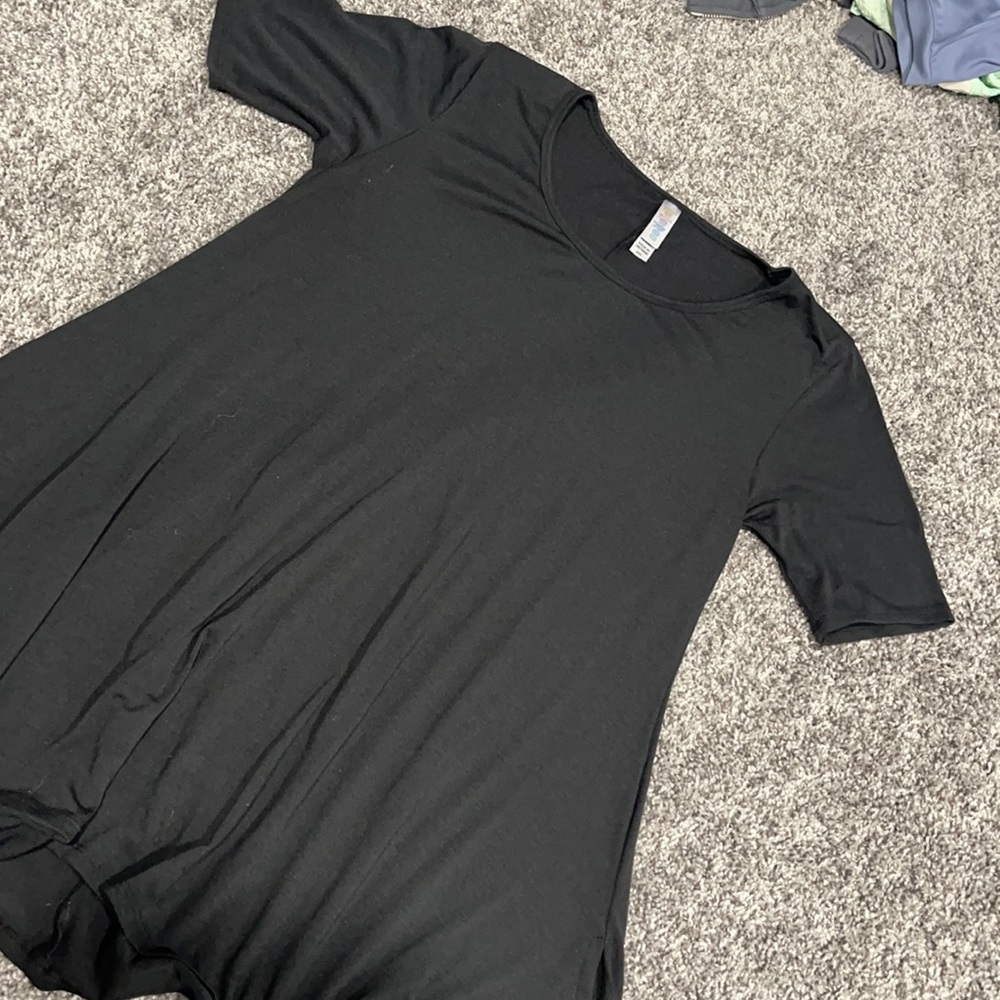 LuLaRoe black tee🖤